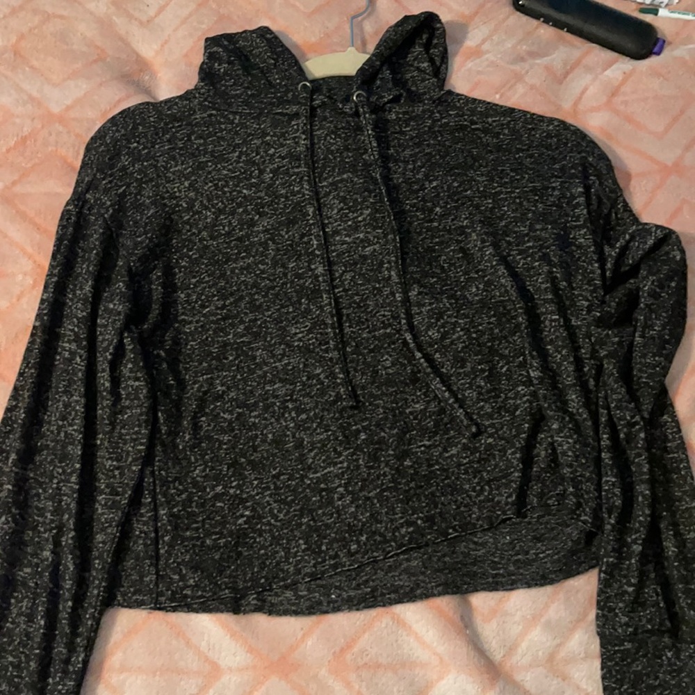 cropped pull over hoodie